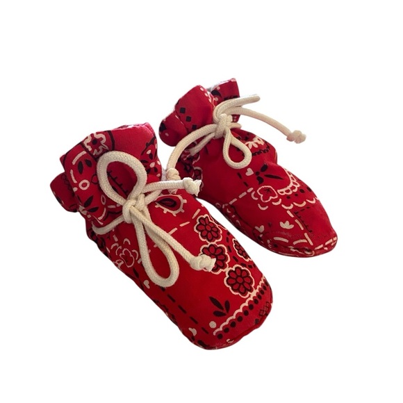 Vintage 70s Red bandana new born print Baby Booties slippers shoes Boho western - Picture 2 of 11